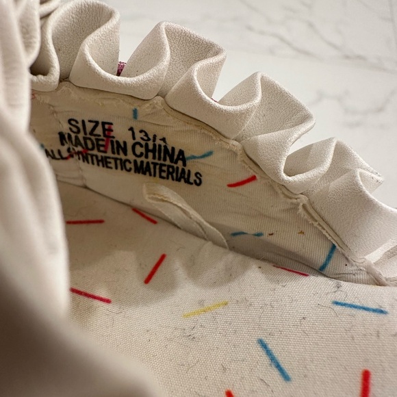 Hello Kitty by Sanrio Kids Sandals Size 13/1. In good condition - Picture 8 of 10